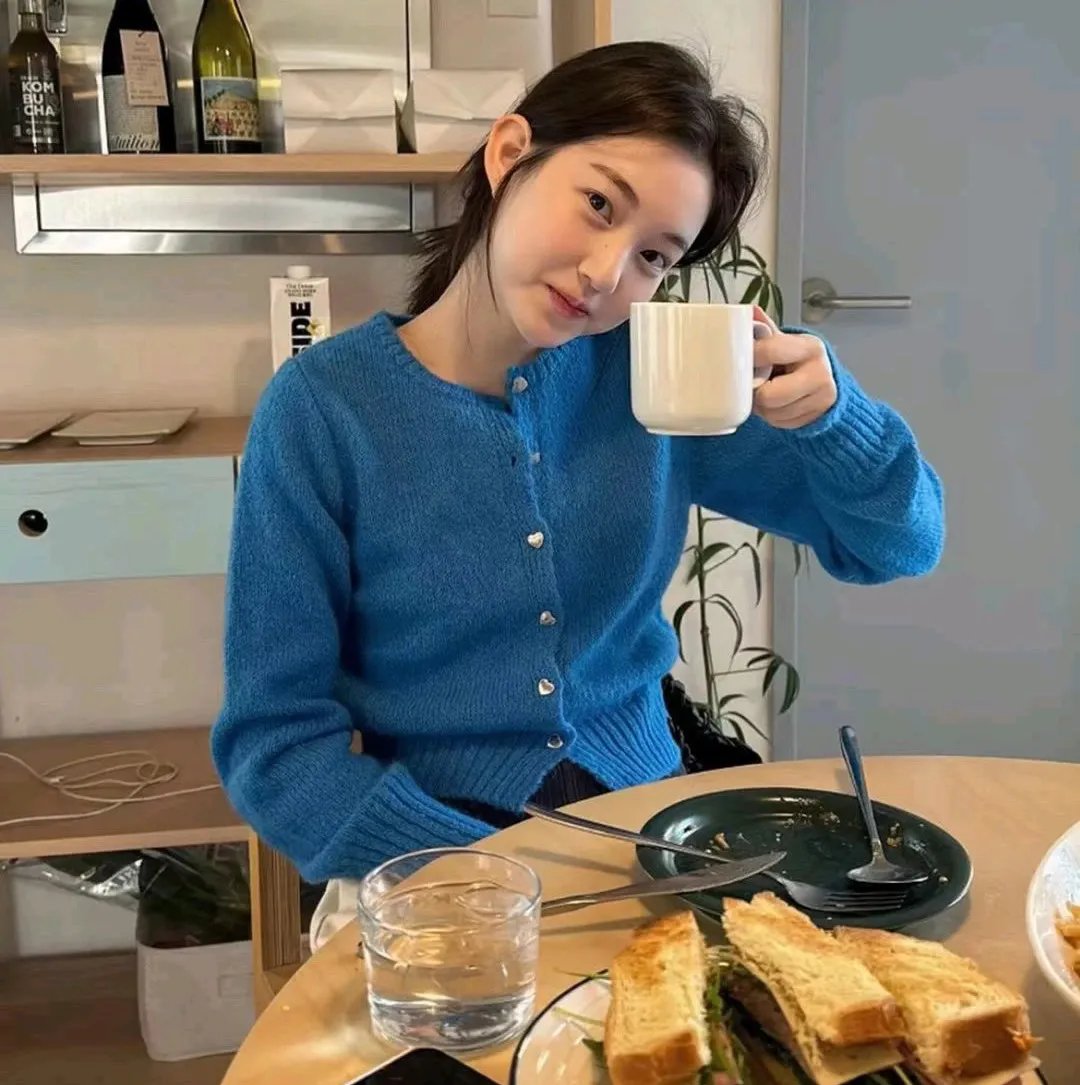 蛇发女妖 高清封面